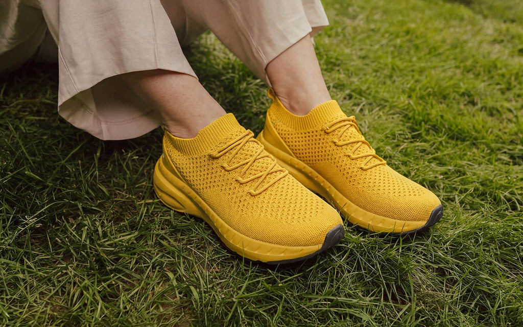 Begin Walk Soothe Lace Ups for Women : Yellow