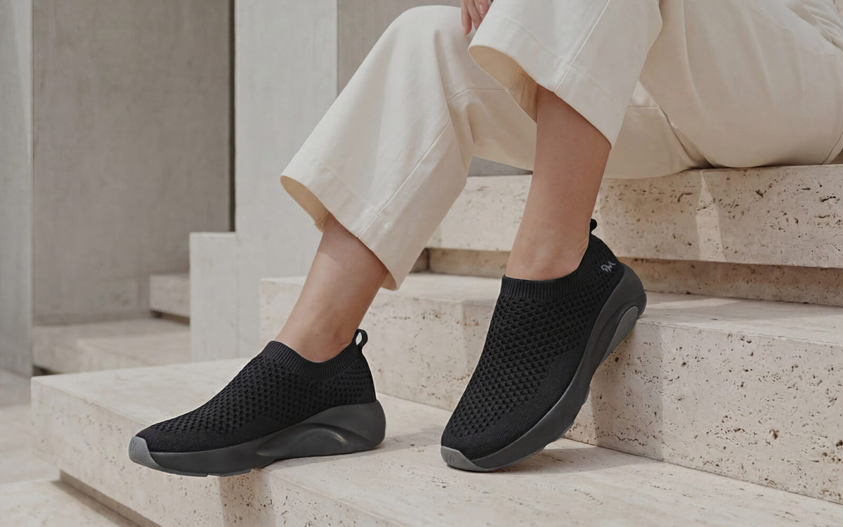 Begin Walk Soothe Slip Ons for Women : Black