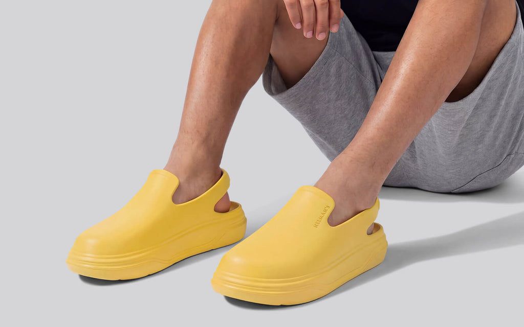 Cushers Clogs For Men : Yellow