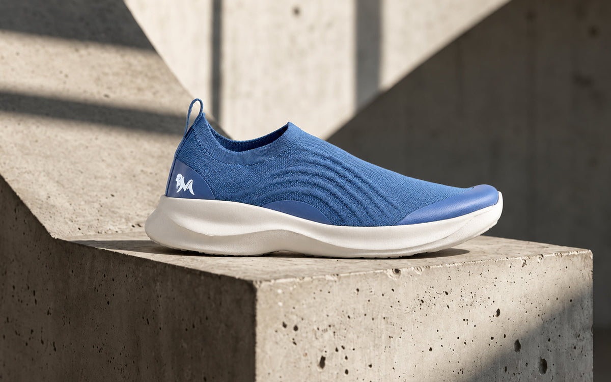 Curve Knit Slip Ons For Men : Blue