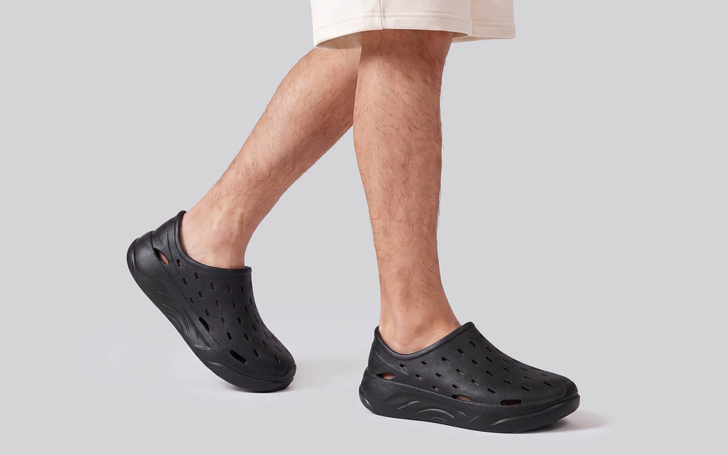 Cushers Rainscape Clogs For Men : Black