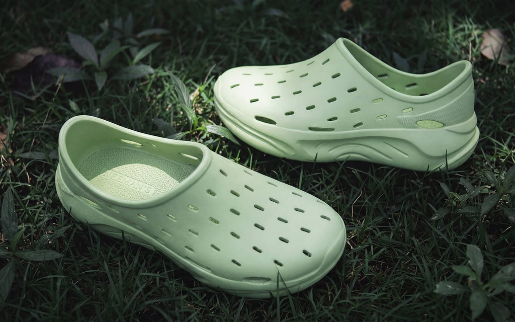 Cushers Rainscape Clogs For Men : Green