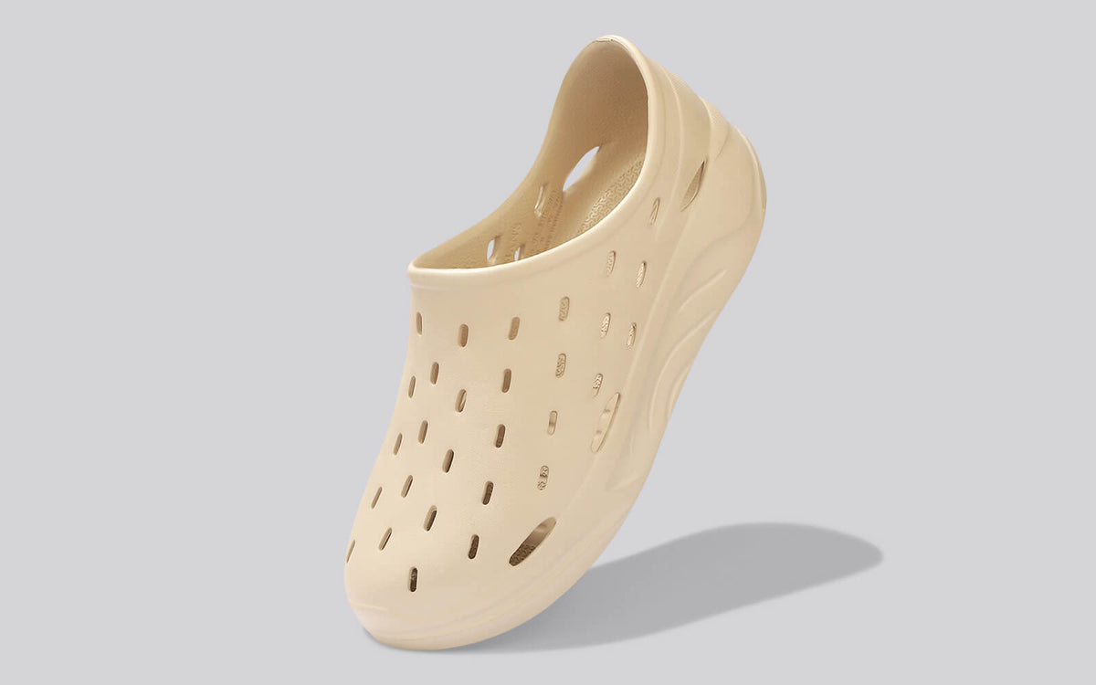 Cushers Rainscape Clogs For Men : Ecru