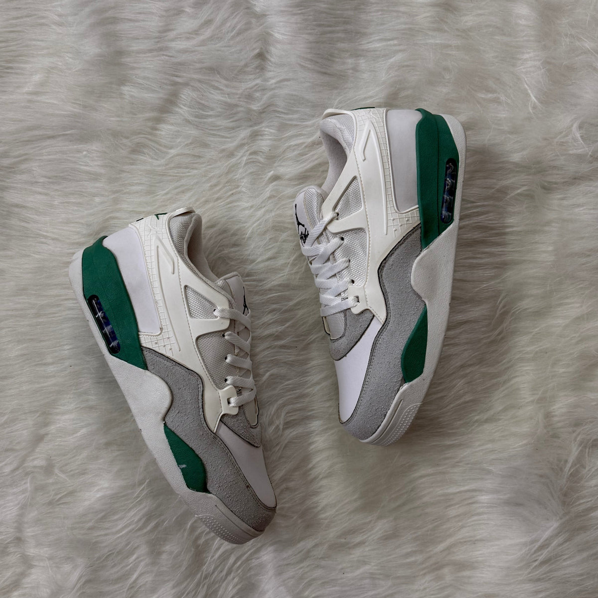 RN White Green