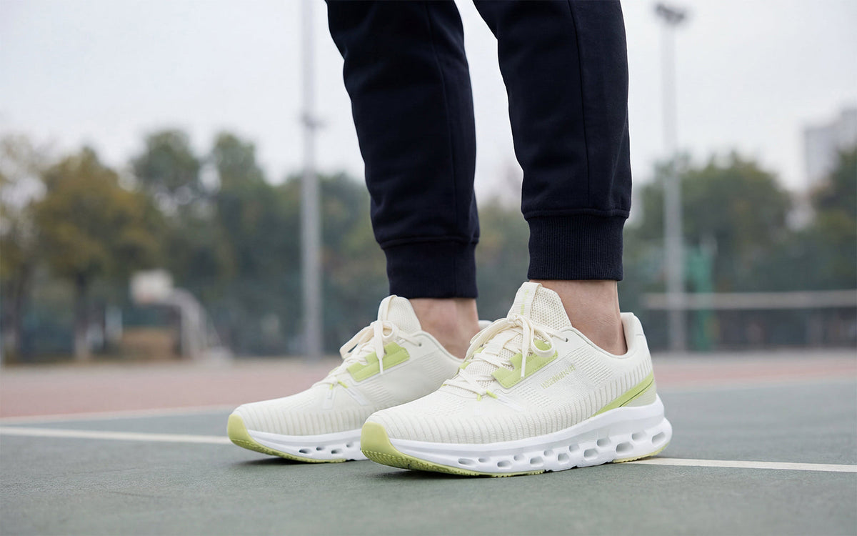 Hexa Move Sneakers for Men : White Neon