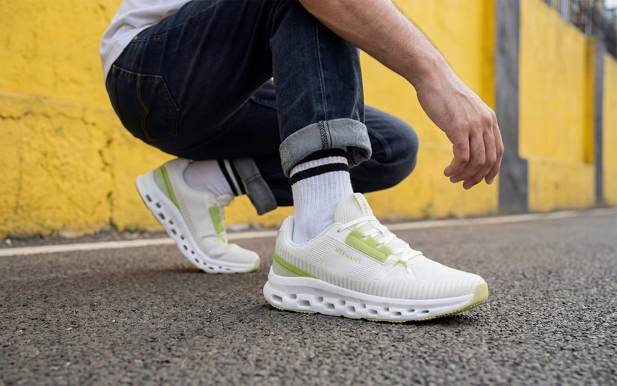 Hexa Move Sneakers for Men : White Neon