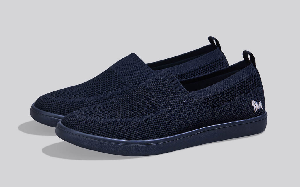 Casual Ease Slip Ons : Black