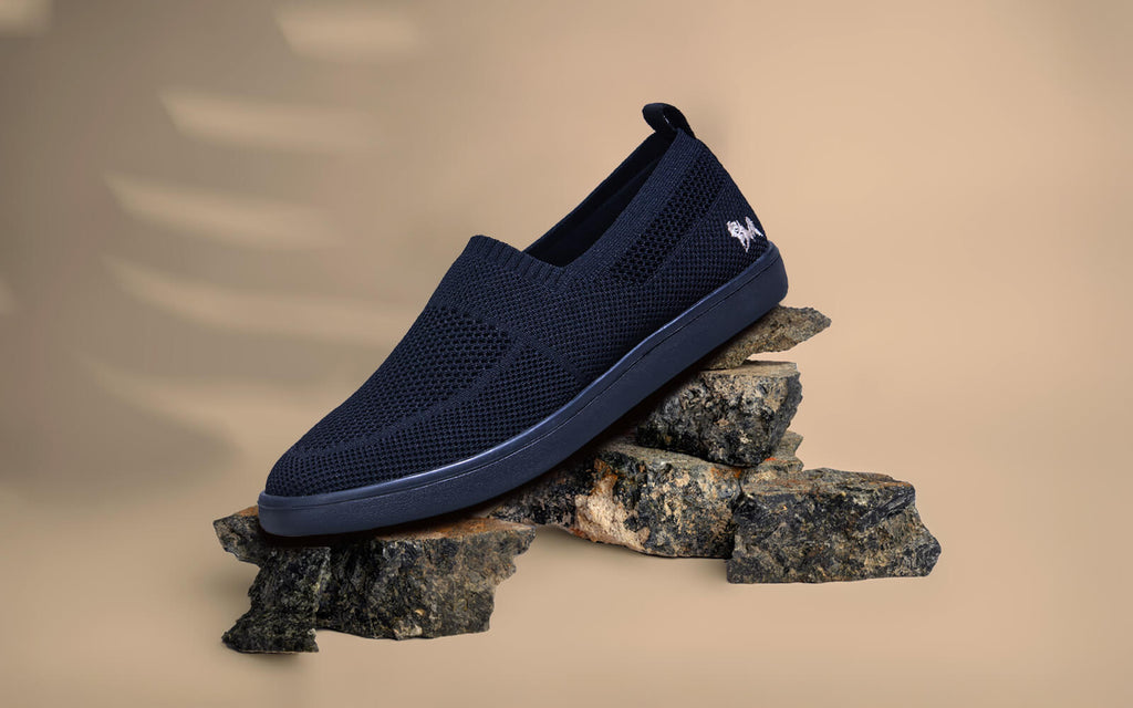Casual Ease Slip Ons : Black