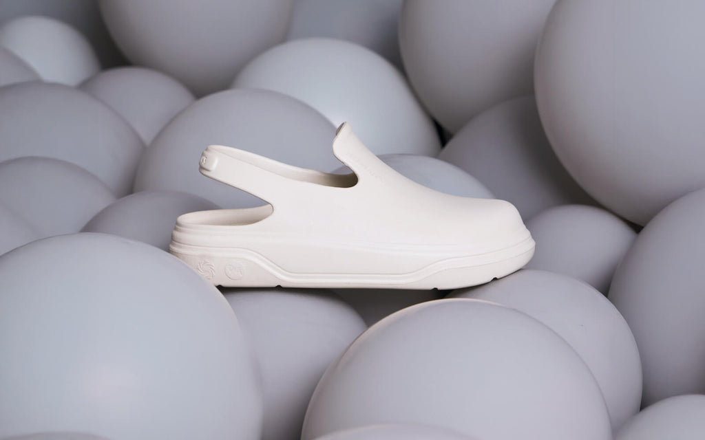 Cushers Clogs For Men : Ivory White