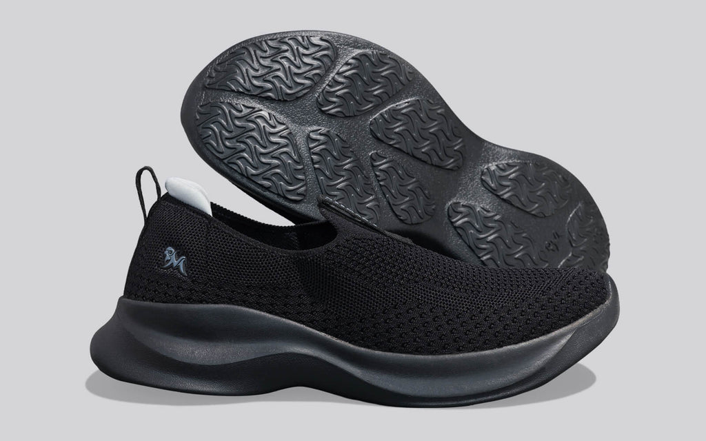 Ease Flow Slip Ons : Black