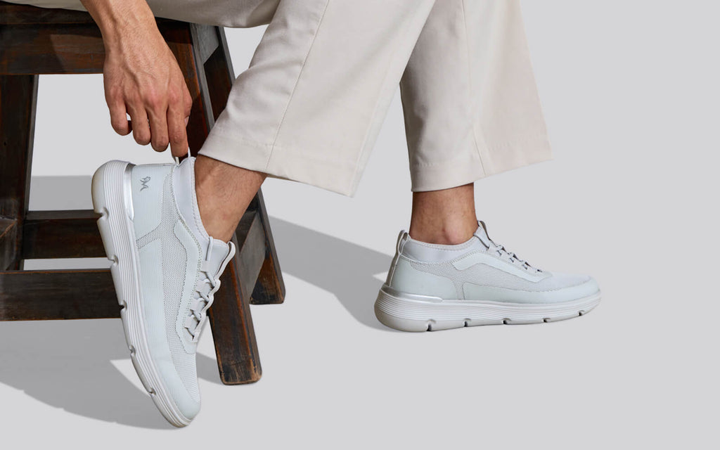 Mid-Top Sneakers : Grey
