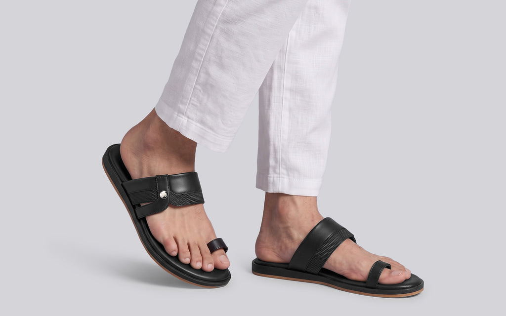Native Toe Loop Sandals For Men : Black