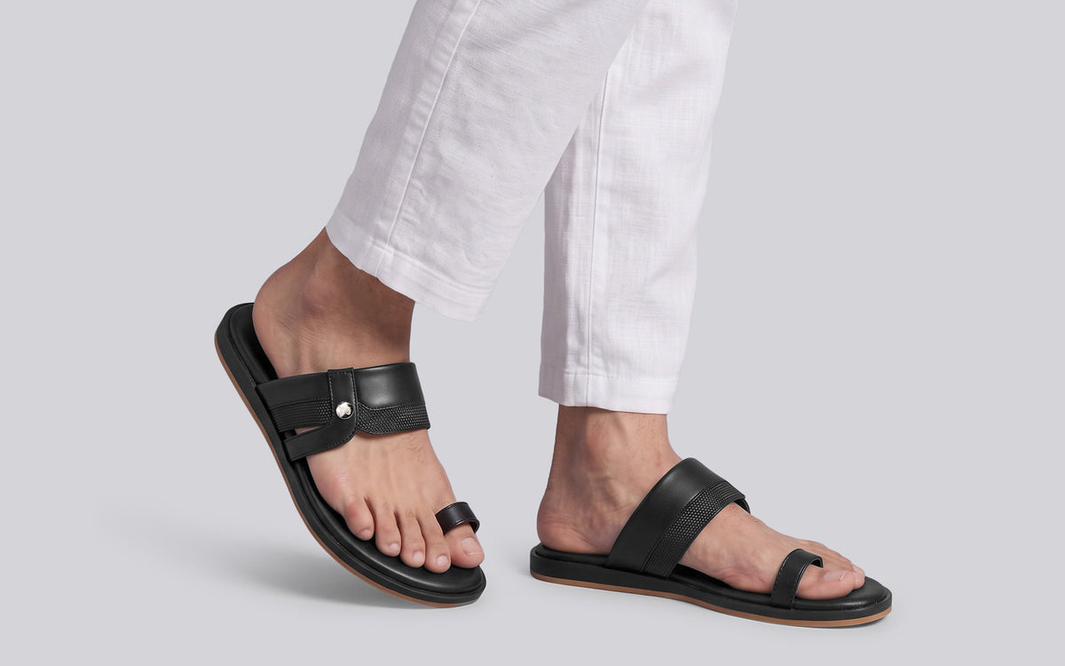 Native Toe Loop Sandals For Men : Black
