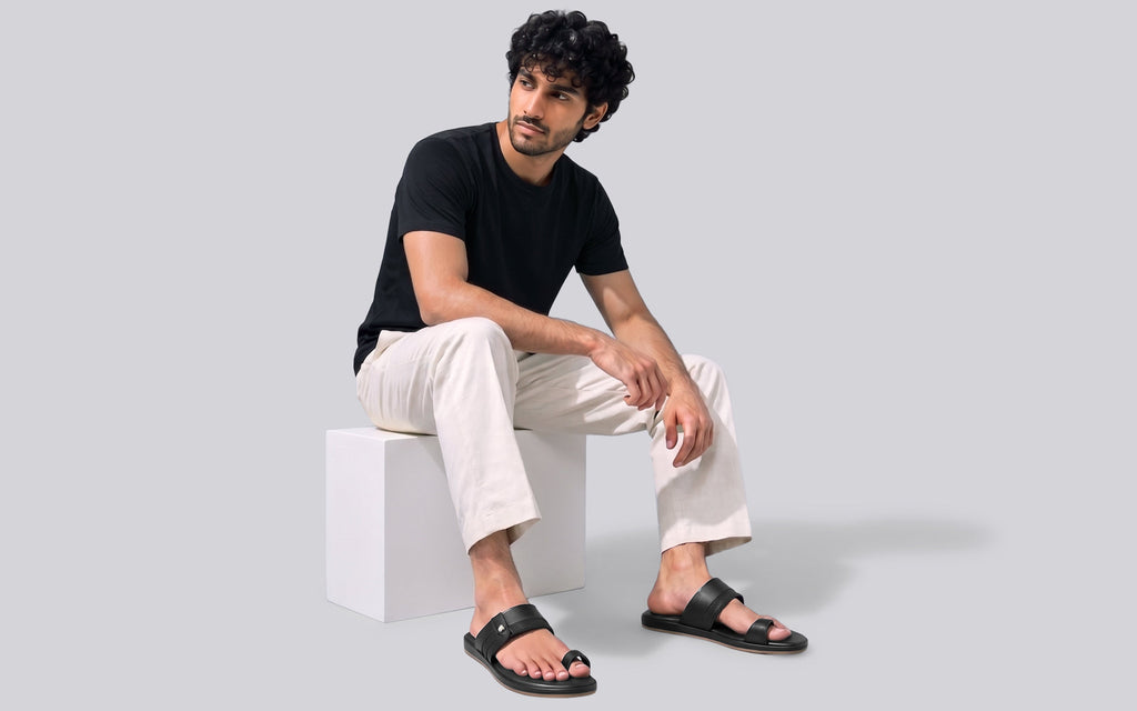 Native Toe Loop Sandals For Men : Black