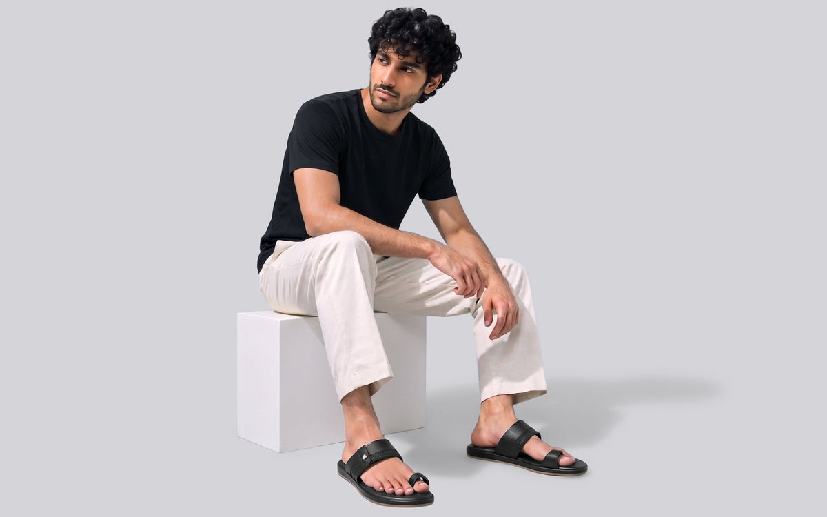 Native Toe Loop Sandals For Men : Black