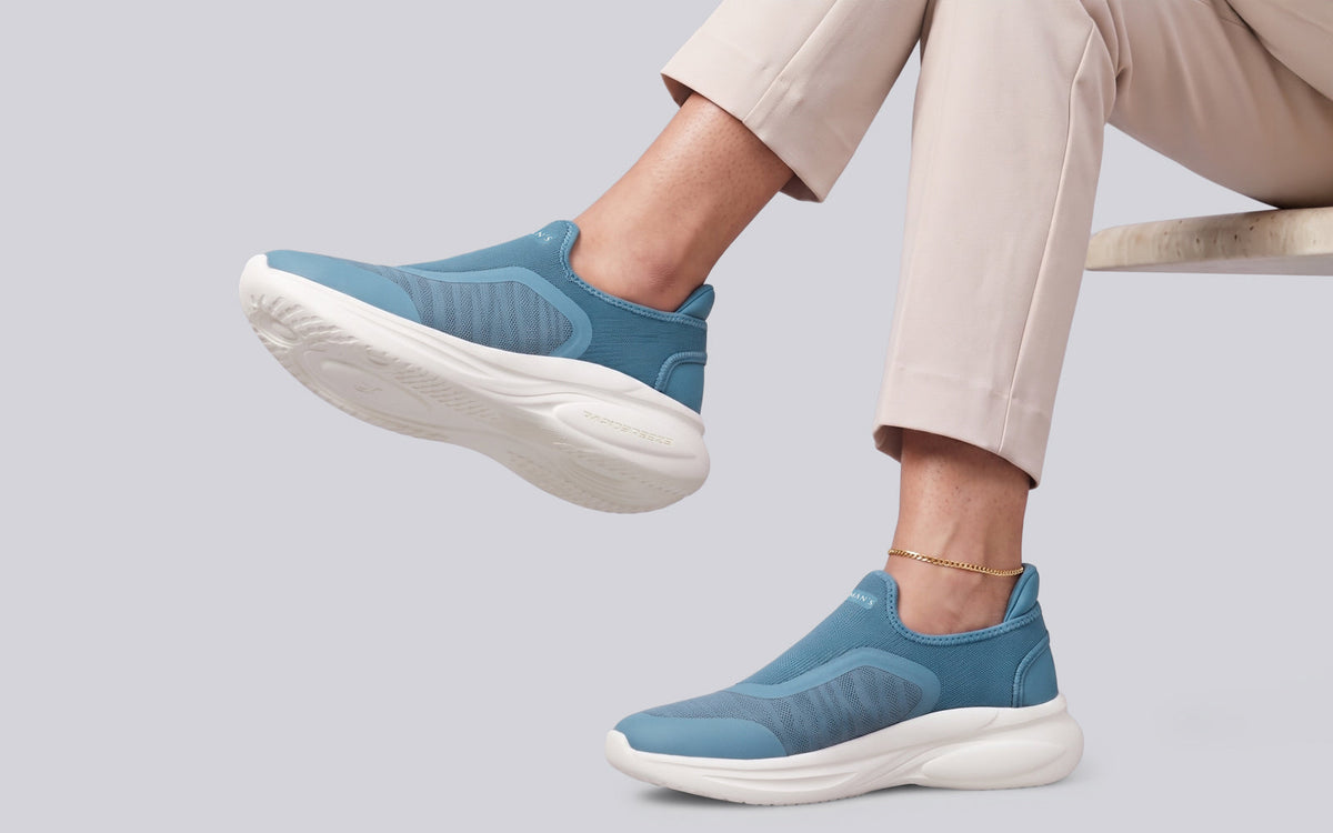 Rapid Breeze Pulsatile Slip Ons for Women : Blue