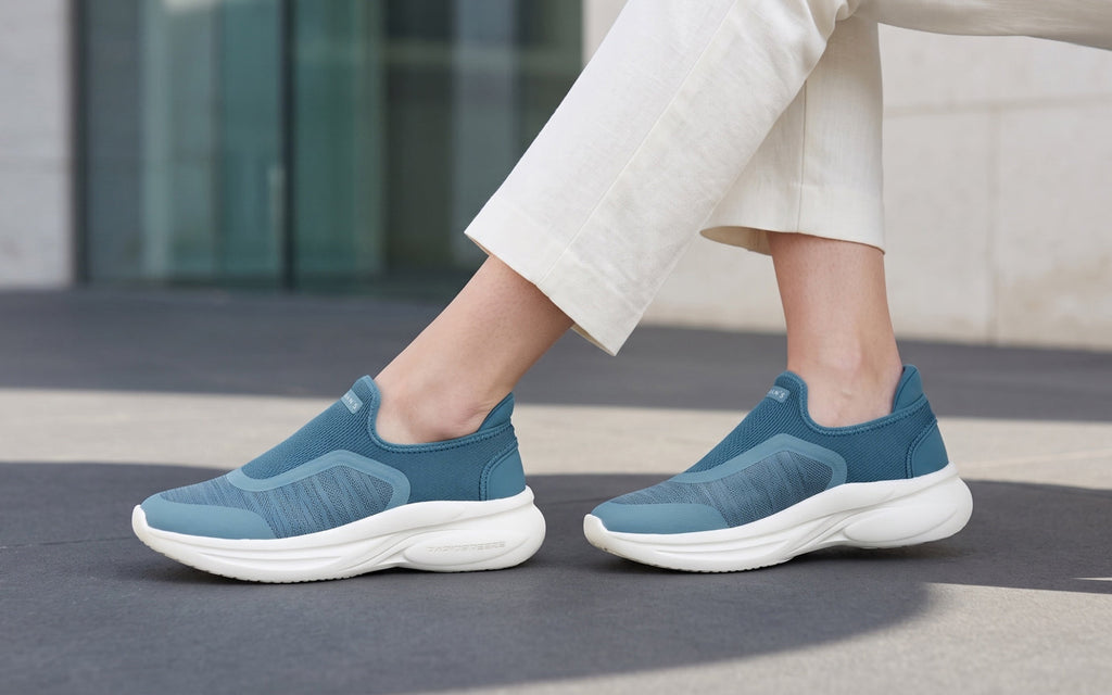 Rapid Breeze Pulsatile Slip Ons for Women : Blue