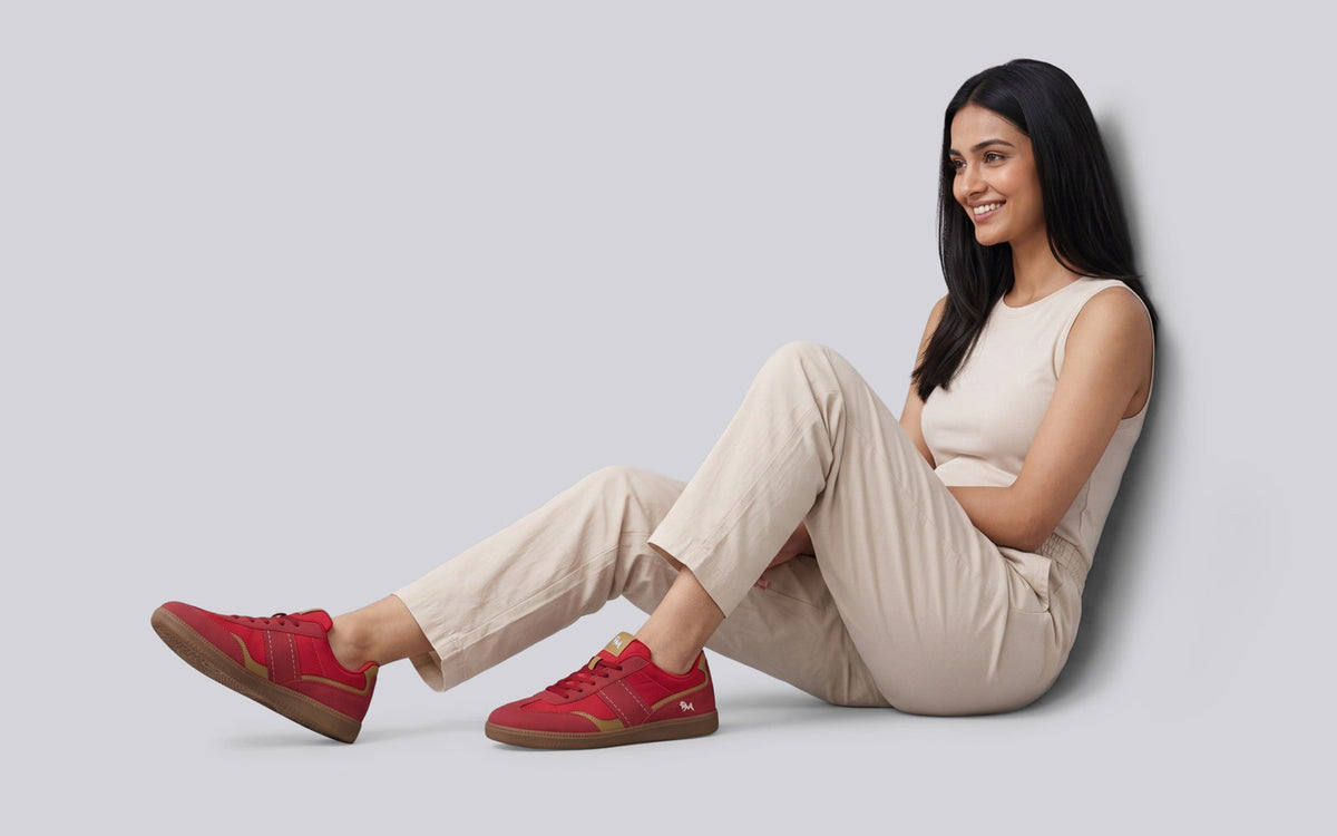 The Retro Collectible For Women : Red
