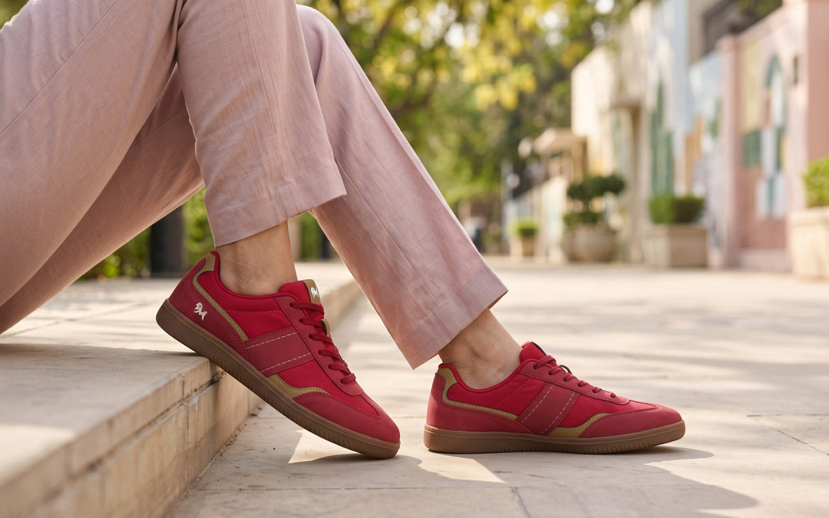 The Retro Collectible For Women : Red