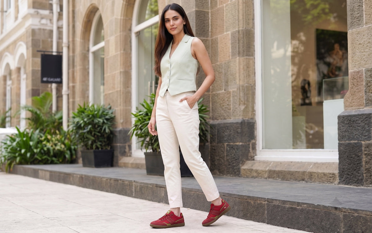 The Retro Collectible For Women : Red