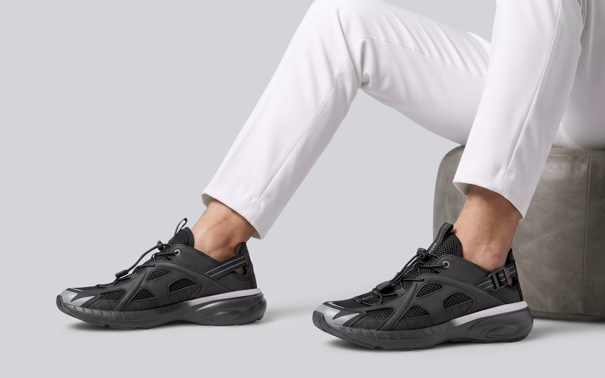 The Sneandals For Men : Black