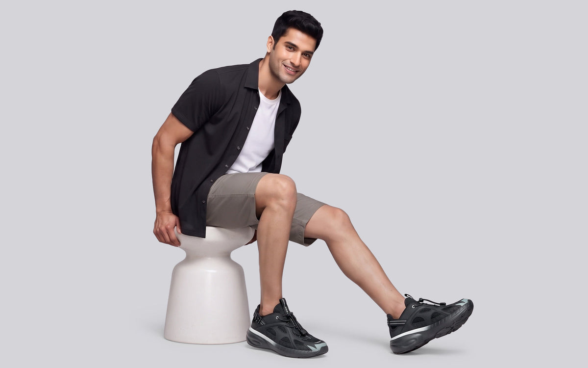 The Sneandals For Men : Black