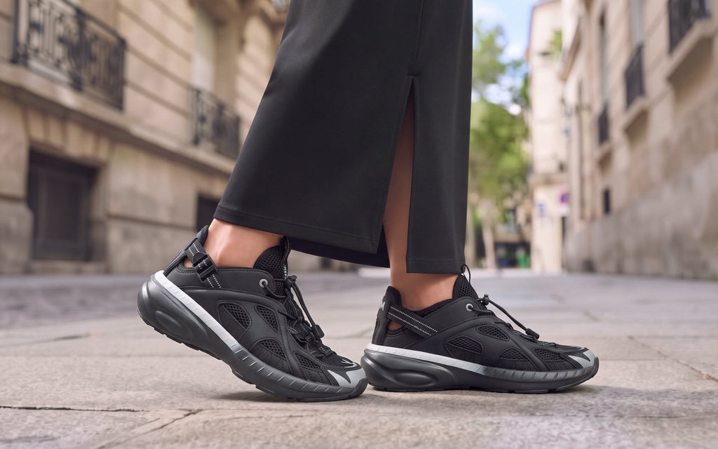 The Sneandals For Women : Black